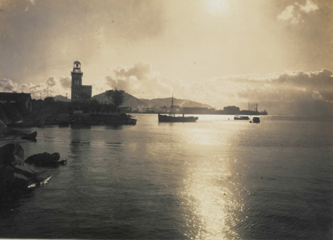 Vista de praia na cidade de Santos, estado de São Paulo, na década de 1910